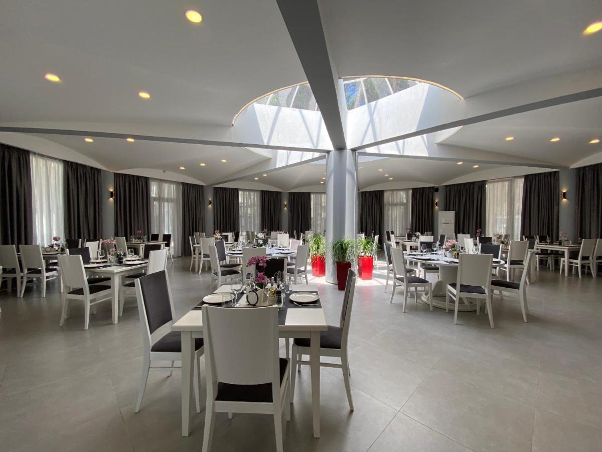Atrium Deluxe Resort Golem  Buitenkant foto